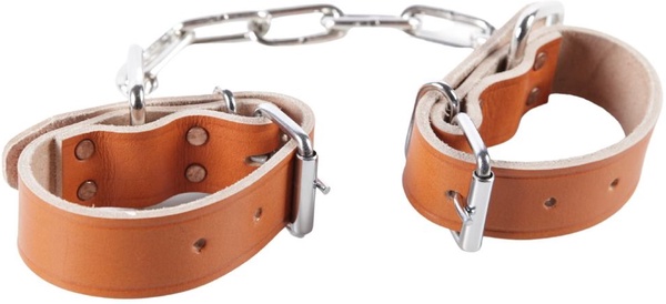 Traba de Patas en Cuero