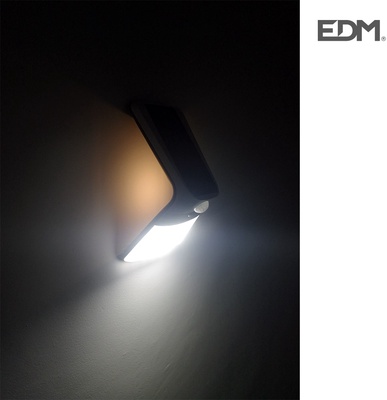 Luz solar exterior jard�n recargable con sensor de presencia Edm negra 430 lumnes
