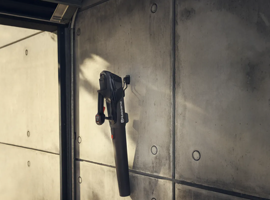 Kit Soplador Husqvarna aspire B8X+ Bateria 4,0 Ah y Cargador 18V