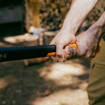 Hacha de Rajar X-series X32 Fiskars Hoja L