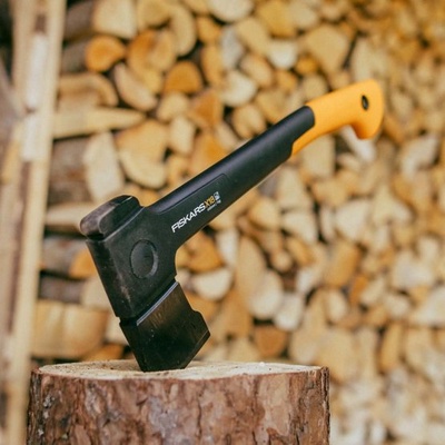 Hacha universal X-series X18 Fiskars Hoja S