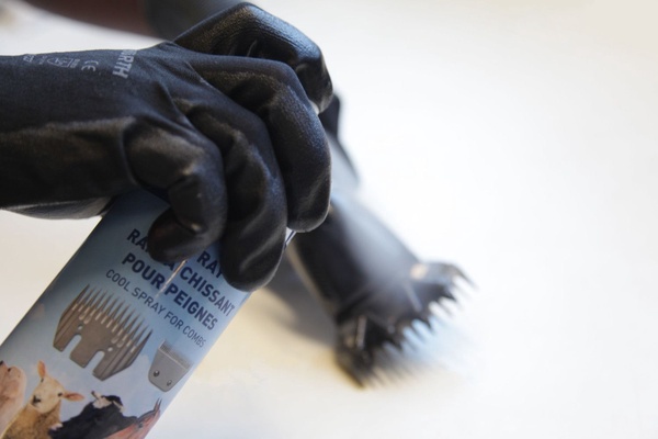 Spray Refrescante para Maquinillas y Peines